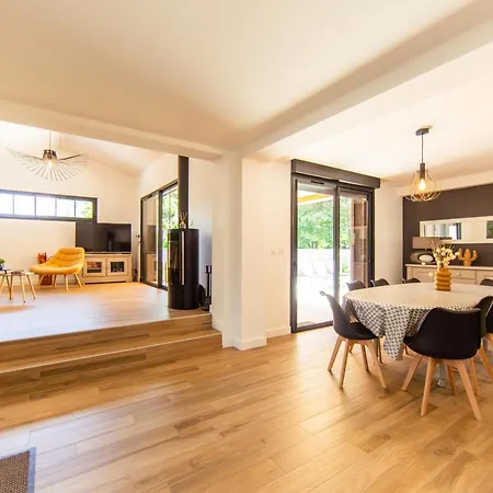 Javal A Pour 8 Personnes Villa
